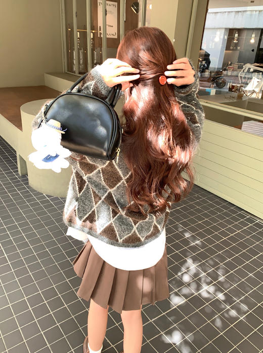 <曾小咸推荐> 现货秒杀！微信超特价！学院风菱格圆领套头毛衣 日常189.99 立减100 秒杀89.99！ 商品图8