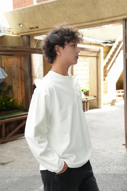 E539611137简单长袖T恤 商品图3