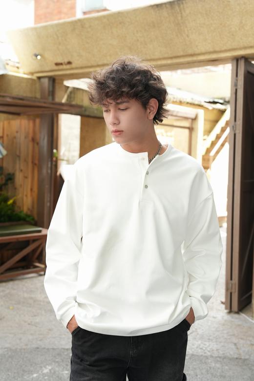 E539611137简单长袖T恤 商品图0