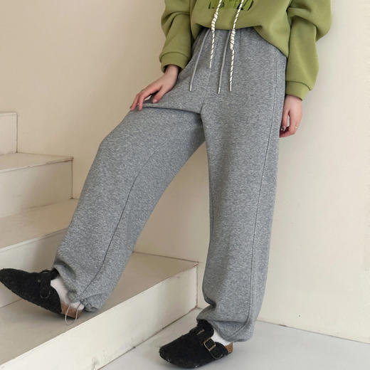 下单3-7天发货！K.HIP 升级版多巴胺色团宠卫裤  一裤两穿 轻松切换直筒与束脚版型，松弛感穿搭；加绒加厚内里，快速蓄热锁温，上身chao柔软，穿出纸片人既视感 商品图11