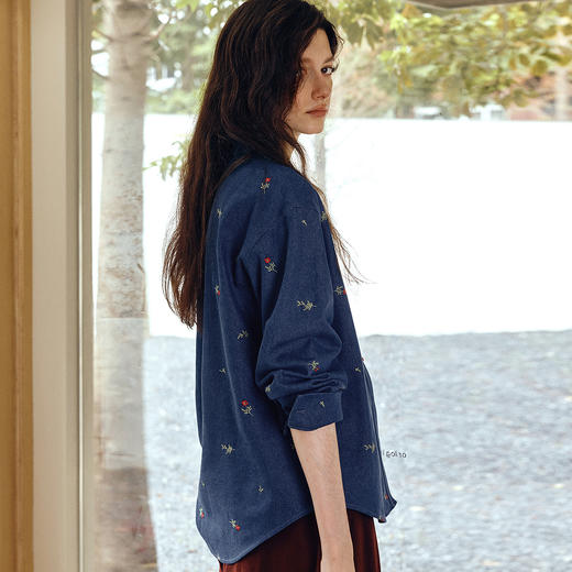 OLrain欧芮儿2025新款女秋季法式复古慵懒宽松绣花牛仔长袖衬衫 商品图3