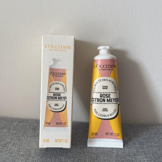 【送礼袋】欧舒丹圣诞限定护手霜八件套绿盒(玫瑰野拧*2+甜扁桃誊*2+乳禾果金橘"2+乳木果绿叶*2)香港直邮 商品图5