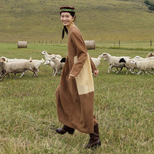 绽放703朵/羊毛棉拼接撞色肌理感长袖连衣裙复古文艺加厚保暖长裙 商品图2