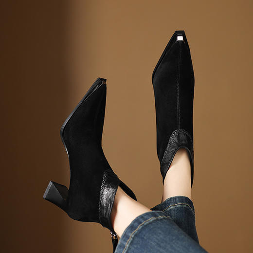 【预售5天】法式短靴女粗跟后拉链棕色，气质高跟马丁靴显瘦V口瘦瘦靴DPJ&7178 商品图2