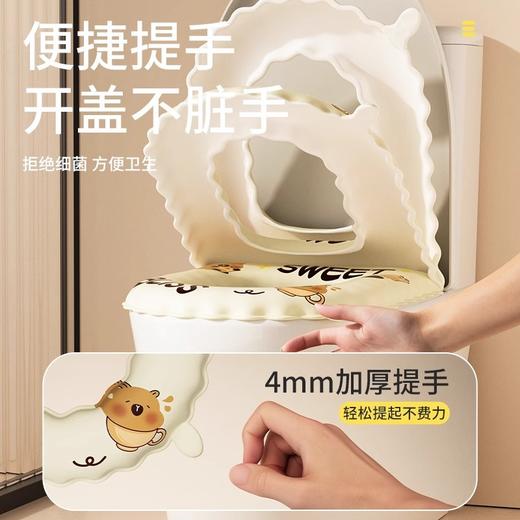 【四季通用❗️加厚防水马桶垫】无惧挑剔享坐“云端，高弹减压贴合臀部，便捷提手开盖不脏手，清水一冲一擦，洁净如新，四季通用新款坐便套垫子冬季加厚绑带款厕所QQ 商品图3