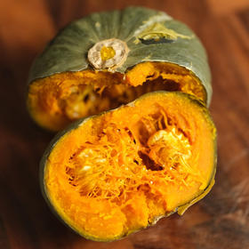 【迷你三色栗栗南瓜】精选全国优良产地，会变色的小南瓜（墨绿色→灰绿色→橙红色），小巧玲珑，香甜粉糯，细腻不噎人