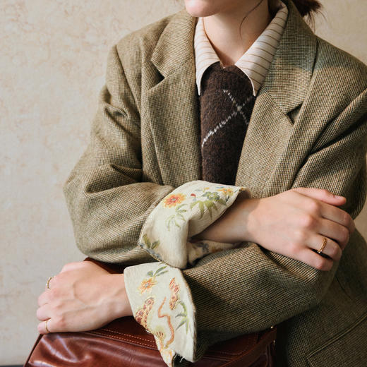 OLrain欧芮儿2025新款女秋季绿色老钱风撞色袖口羊毛呢西装外套 商品图2