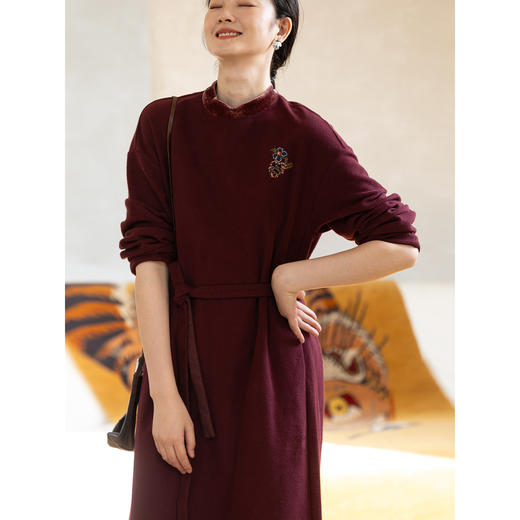 牧衣游原创 手工刺绣纯棉连衣裙冬新款宽松舒适柔软红色长裙 茶韵 商品图3