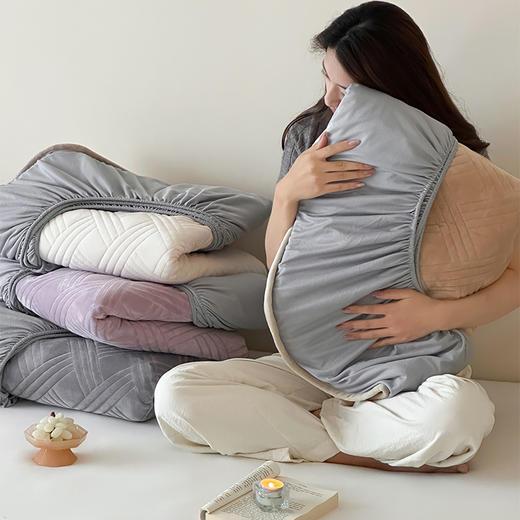 顶柔施罗德蚕丝防螨垫JJ6156，科技防漏层水分停留不渗透；干爽透气外层易清洗不留痕 商品图2