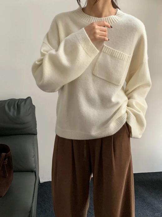 老米优品🎈 3-7天发！高端系列🐏 山羊绒+绵羊毛《口袋设计圆领羊毛针织套头衫》是一份自由自在的洒脱~ 慵懒风毛衣。 商品图5