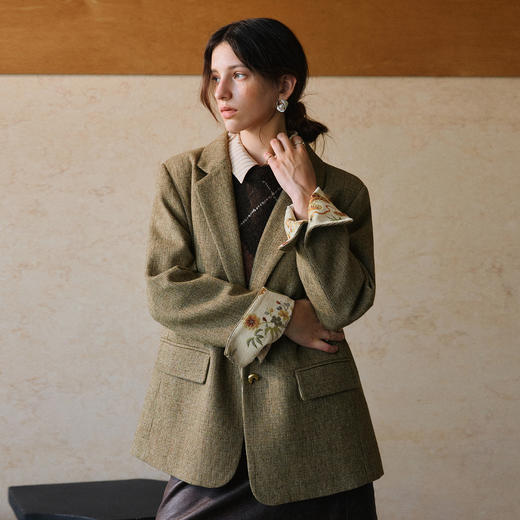 OLrain欧芮儿2025新款女秋季绿色老钱风撞色袖口羊毛呢西装外套 商品图0