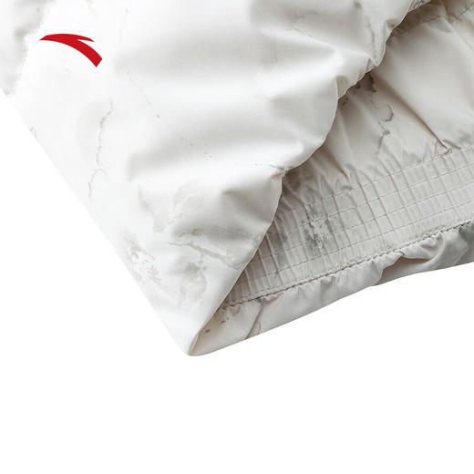 安踏【关晓彤同款】连帽羽绒服 女春季新款保暖羽绒外套162517913S 白茶色/满地印-1 商品图6