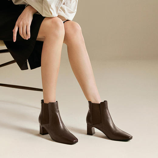 千百度粗高跟羊皮弹力袜靴女时装靴显瘦烟筒靴短靴子A25581019 商品图2