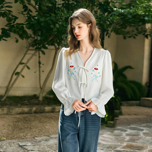 OLrain欧芮儿2025新款女秋季法式白色清新刺绣设计短款长袖衬衫 商品图0