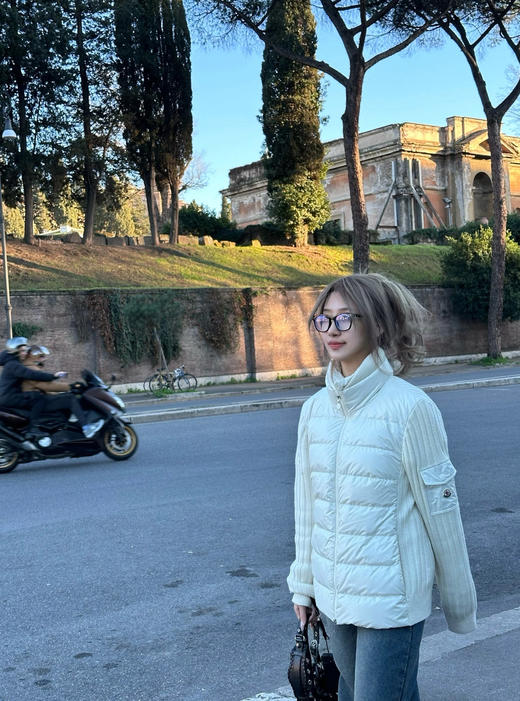 蒙口 25立领修身女拼接羽绒 （SS） 商品图1