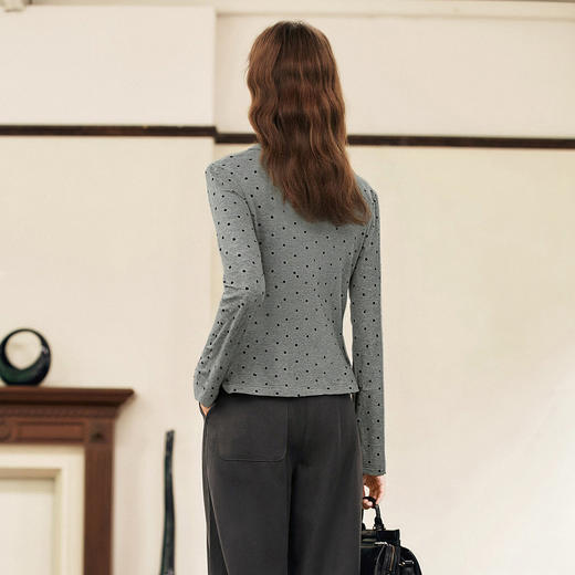 OLrain欧芮儿2025新款女冬季灰色波点设计感显瘦长袖T恤打底衫 商品图3