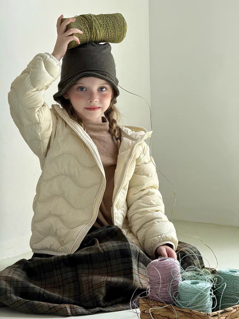 给宝贝们的~！90%白鸭绒零压泡芙连帽轻便羽绒服