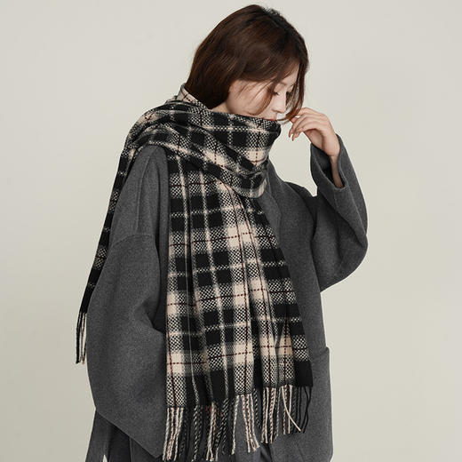 67-180CM【自然垂坠保暖好❗️亲肤柔软厚实】2025韩版新款编织田字格围巾仿羊绒流苏披肩秋冬高级感加厚围脖。hb 商品图2