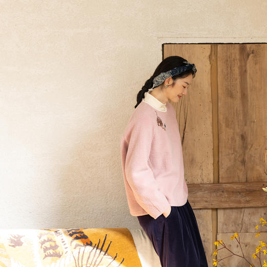 牧衣游原创 老虎与花手工刺绣卫衣冬舒适圆领宽松保暖上衣 松木白 商品图0