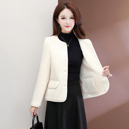 QYM 25YS45-Y时尚小香风皮毛一体外套时尚气质上衣 商品图1