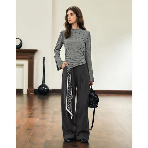 OLrain欧芮儿2025新款女冬季灰色波点设计感显瘦长袖T恤打底衫 商品图2