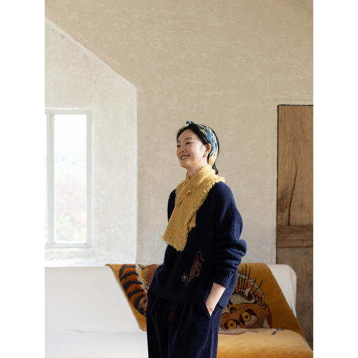 牧衣游原创 羊羔绒混织手工刺绣毛织套头衫软糯轻盈保暖毛衣 轻歌 商品图1