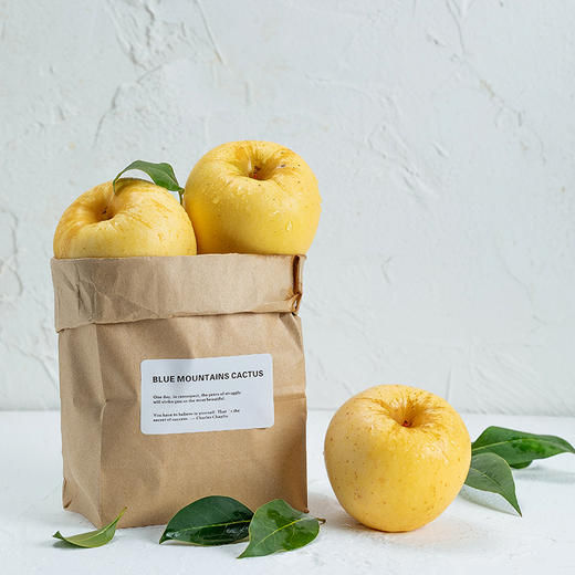 【慕雪维纳斯黄金苹果】产自山东烟台威海，果皮颜色金黄，零星点缀的果斑，口感清脆多汁，香甜脆嫩 商品图3