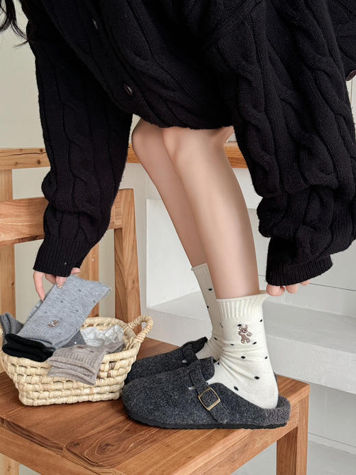 4双一组！暖芙芙羊毛女袜超可爱小熊刺绣+经典小圆点秋冬超细柔软羊毛、加厚保暖长筒袜 商品图3