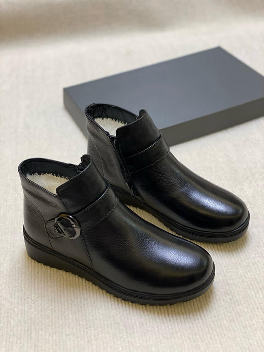 1022-3 妈妈暖靴 经典黑色舒适羊毛加绒女士短靴  偏小一码 商品图1