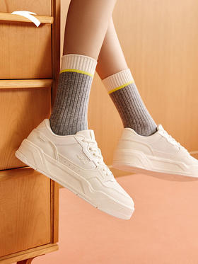 安踏C37女板鞋防滑运动休闲软底舒适板鞋时尚潮流休闲鞋122538022 象牙白-1