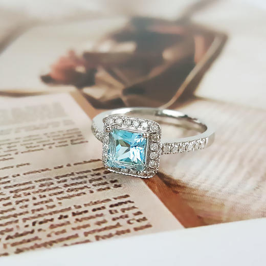 【天然正品】AU750白金镶钻天然公主方型0.726克拉海蓝宝石戒指11号（戒圈可改）女士081025TJ13现售价：3880 商品图3