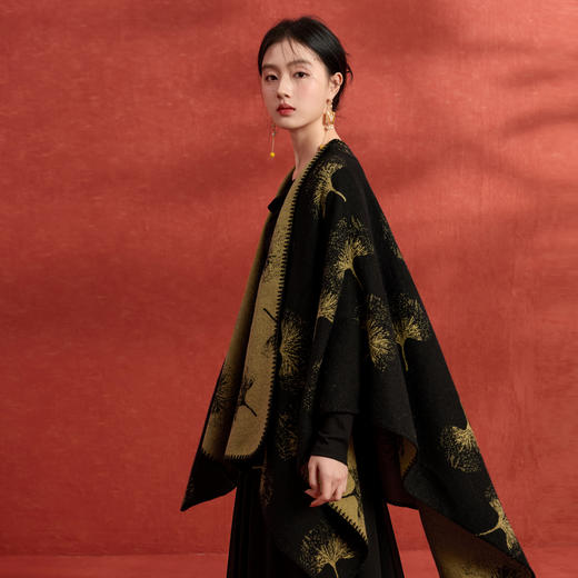 三彩2025新款国风银杏披肩保暖氛围感国潮双面可穿时尚高级感女 商品图2