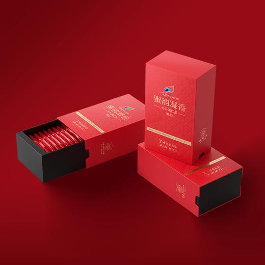 【七彩云南1939滇香之源•滇红茶系列】甄选云南各大茶区优质茶青 匠造高香滇红 根据原料特色，优化改进萎凋、揉捻 发酵、烘焙等工艺环节 造就产品独特的醇蜜口感 2种规格任选 商品图0