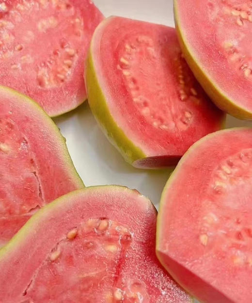 想越过这方寸屏幕 深深品尝你的味道❤
草莓红心芭乐，时刻带给你粉嫩甜心，
柔化在你舌尖上的美味😋 商品图2