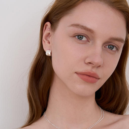 ARSIS｜流光系列 珠光蝶贝耳圈 商品图2