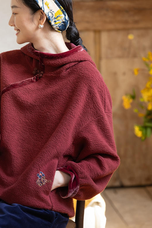 牧衣游原创 老虎与花手工刺绣卫衣舒适保暖厚实红色百搭上衣 萃里 商品图5