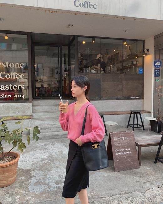 福利 金蘑菇菇【蕾丝玛丽珍】蕾丝拼接小心机v领宽松显瘦毛衣女 商品图3