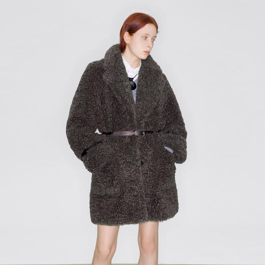 lost in echo2025秋冬新款气质宽松大翻领仿羊卷毛中长皮草外套 商品图3