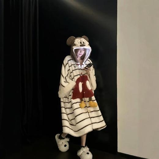 【秋冬季新款加绒加厚保暖斗篷睡袍】网红同款可爱软妹珊瑚绒法兰绒连帽少女家居服套装 商品图2