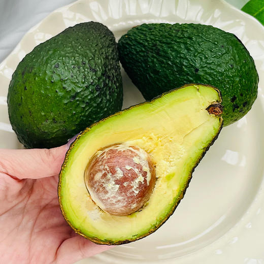 【牛油果】产自中国牛油果之乡--云南孟连，果型饱满，色美味佳，入口绵密，细腻香滑，香滑似乳酪，淡淡脂香 商品图0