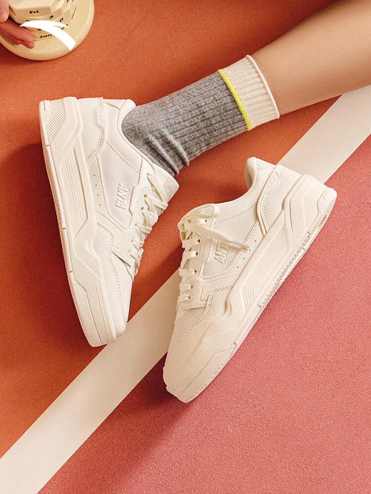 安踏C37女板鞋防滑运动休闲软底舒适板鞋时尚潮流休闲鞋122538022 象牙白-1 商品图1