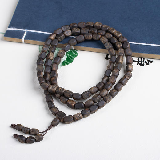 xy0648，【沉水级】沉香随型珠佛珠多圈手链 商品图6