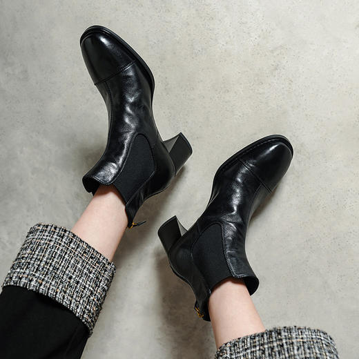 【预售5天】5.5cm高跟柔软水洗头层牛皮马丁靴粗跟切尔西靴秋冬新款短靴PS&PS2525 商品图3