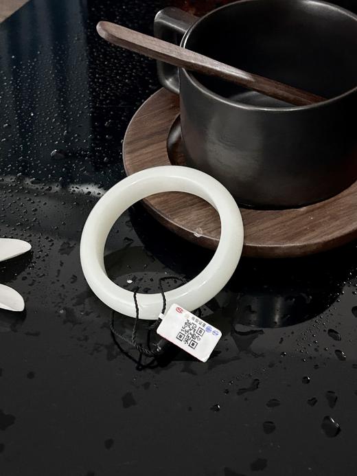 和田玉羊脂白手镯 商品图0