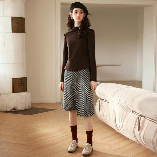 OLrain欧芮儿2025新款女冬季钉珠高领法式针织套头打底衫长袖T恤 商品图2