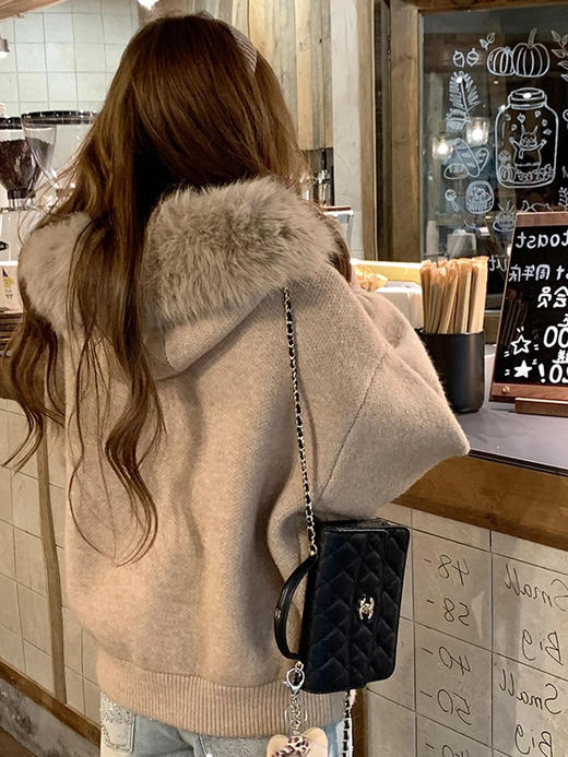 大毛领奶茶色开衫 商品图1