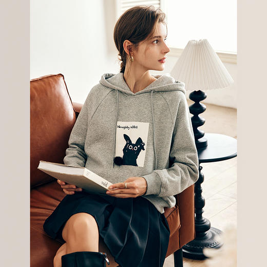 OLrain欧芮儿法式灰色连帽印花套头卫衣女秋季2025新款宽松上衣 商品图0