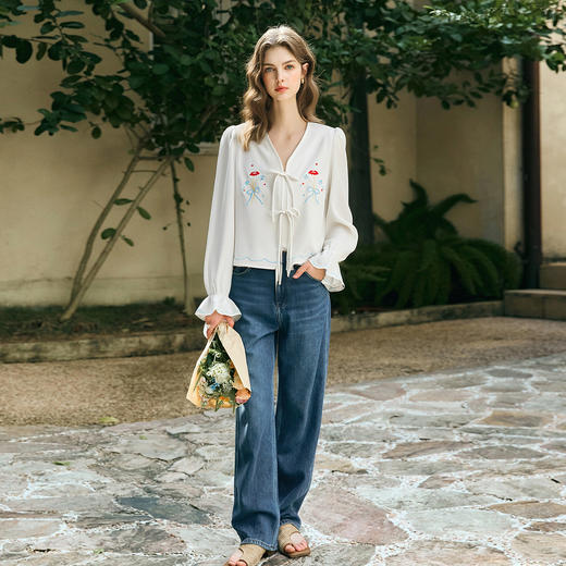 OLrain欧芮儿2025新款女秋季法式白色清新刺绣设计短款长袖衬衫 商品图2