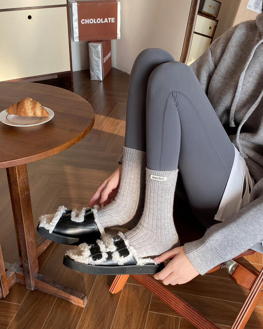 4双一组！暖芙芙羊毛女袜纯色英文布标  经典黑白灰棕色系 百搭好看软糯糯羊绒、加厚保暖抗寒 商品图4