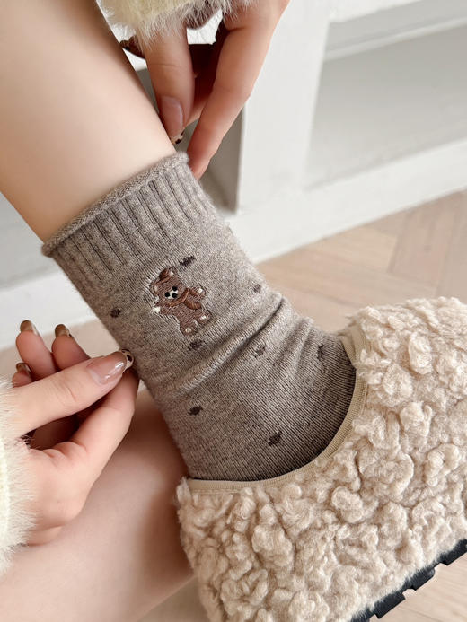 4双一组！暖芙芙羊毛女袜超可爱小熊刺绣+经典小圆点秋冬超细柔软羊毛、加厚保暖长筒袜 商品图1